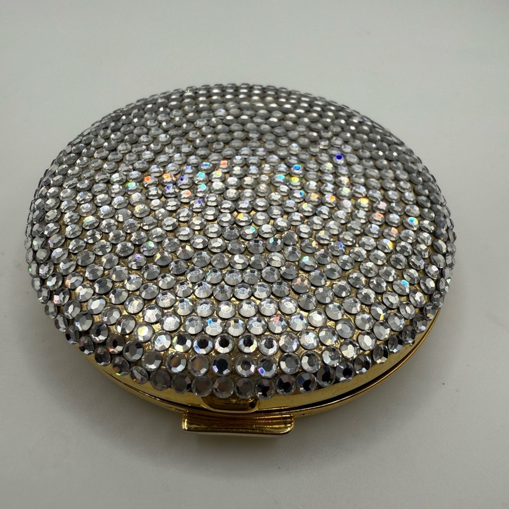 Designer Judith Leiber - Collectible CRYSTAL/Stones Vintage Powder Compact!